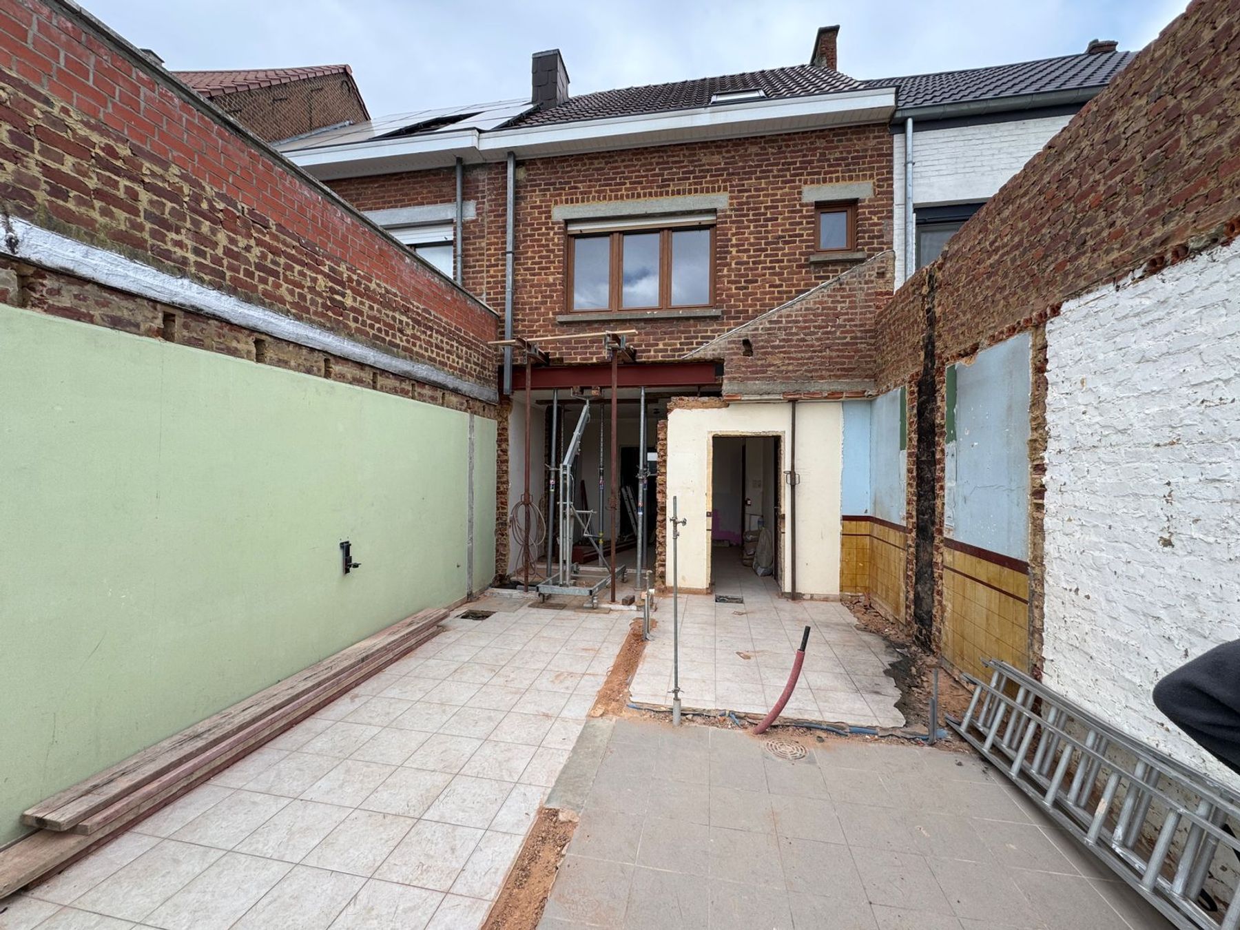 stutwerken woning opstart werkzaamheden bijbouw